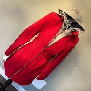 Tommy Hilfiger 33” With Fleece Hoodie Red NEW